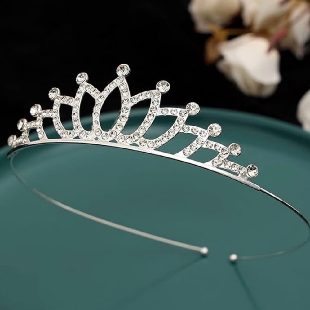 New Elegant Silver & Clear Crystal Rhinestone Tiara Crown